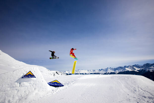 Snowboardkurs für Anfänger und Fortgeschrittene Snowboardkurs für Anfänger und Fortgeschrittene
